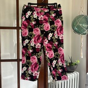 Floral cropped pants